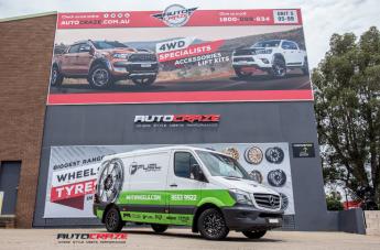 MERCEDES-VITO-MAVERICK-GLOSS-BLACK-MILLED-ACCENTS